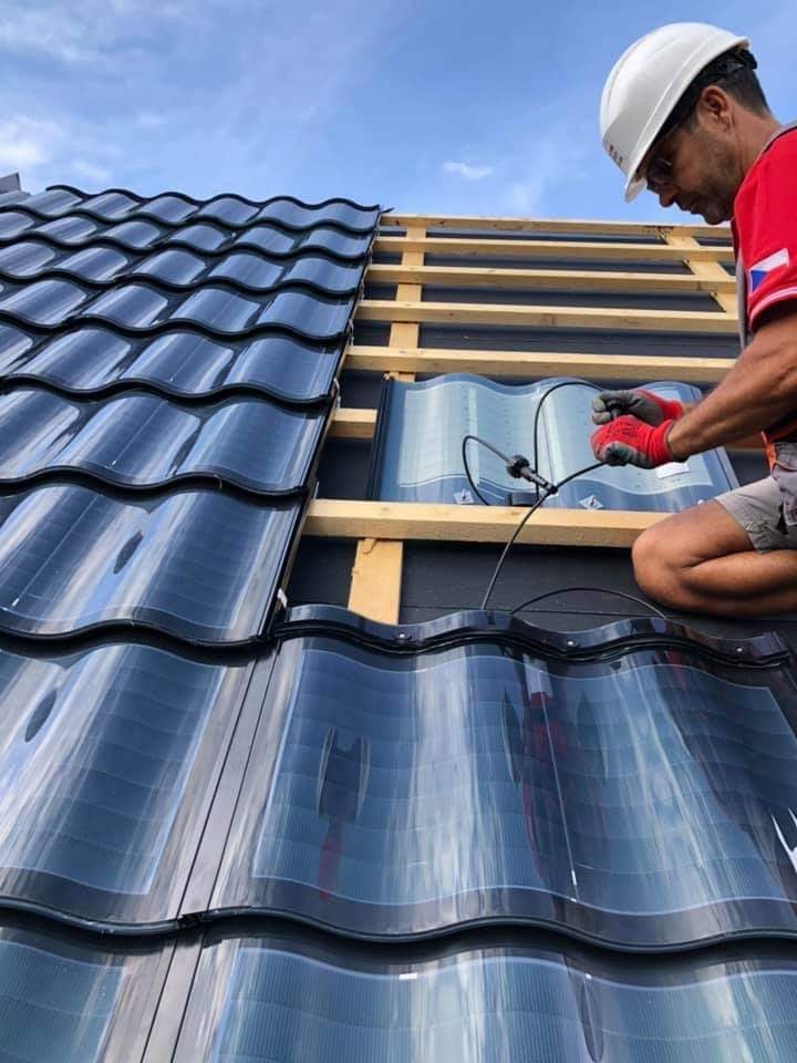 econsument zonnepanelen als dakpan op dak