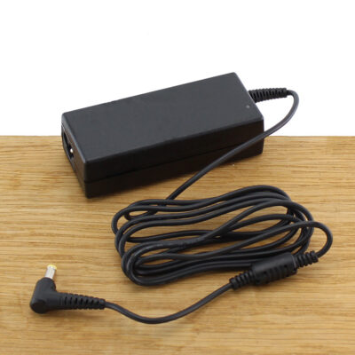 Laptop lader AC Adapter 65W 5,5 x 1,7mm
