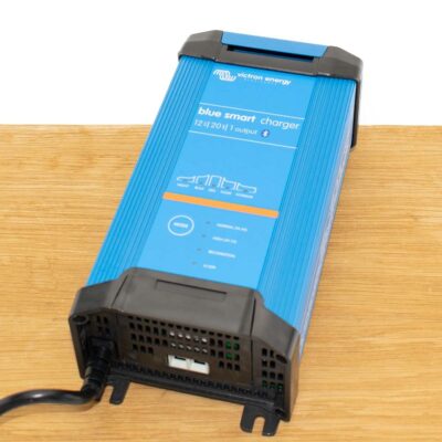 Blue Smart IP22 Acculader 12/20 (1)