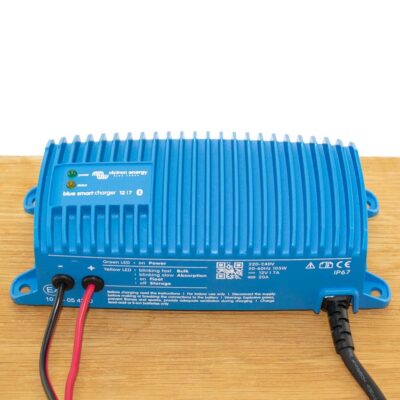 Blue Smart IP67 Acculader 12/7